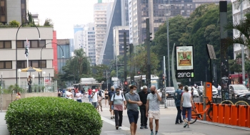 Brasil chega a 15,19 milhões de casos e 422,3 mil mortes por covid-19